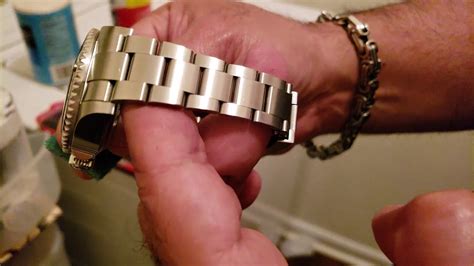 rimozione graffi bracciale rolex|removing scratches from rolex bracelet.